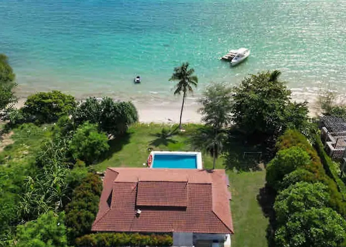 Ocean Bliss Beach House, 6 Bedrooms